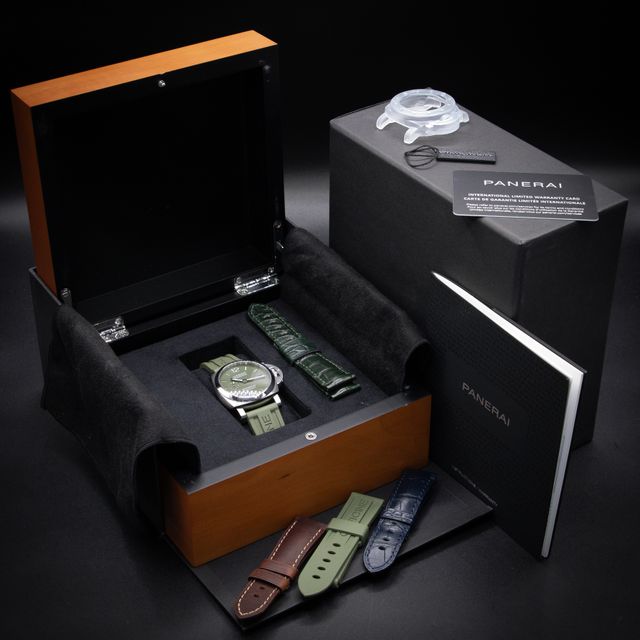 Panerai Luminor Quaranta PAM01304 Image 7